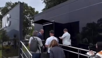 Дорогой туалет в Геленджике