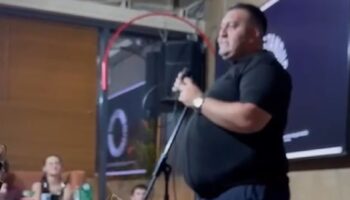Николая Муратова обвинили в мате со сцены Геленджик